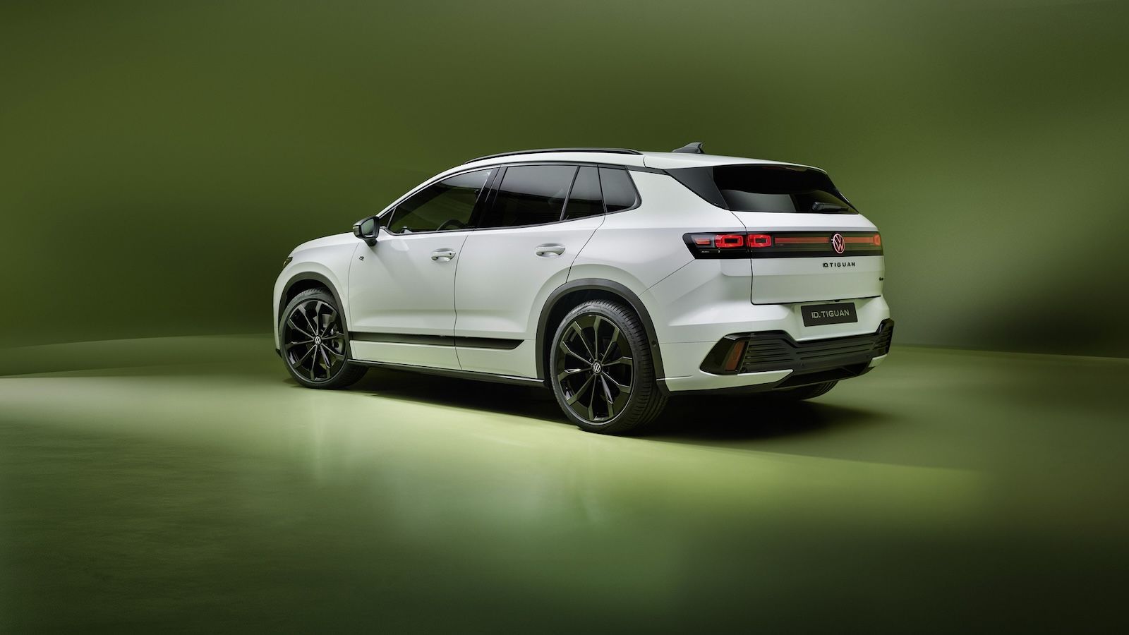 Νέο VW ID. Tiguan: Από 42.695 ευρώ με 600 χλμ. αυτονομία